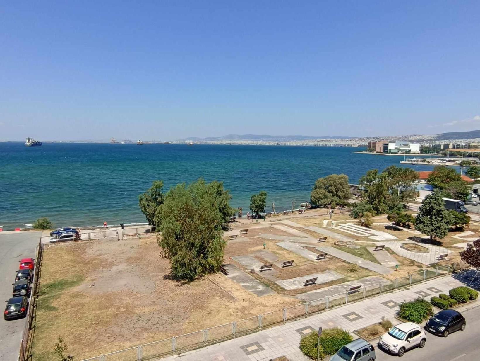Seafront Family Apartment & Free Parking, The Cruiseflat Tessalónica Exterior foto